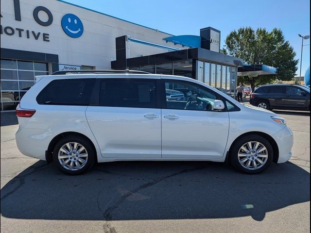 2017 Toyota Sienna 