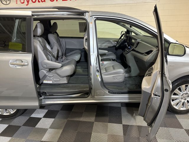 2017 Toyota Sienna XLE Premium