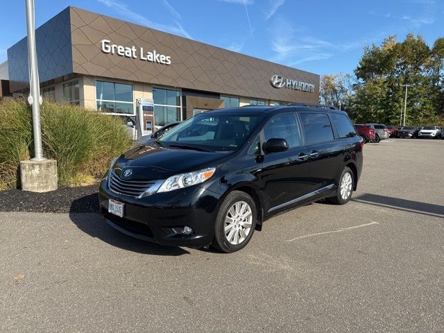 2017 Toyota Sienna XLE Premium