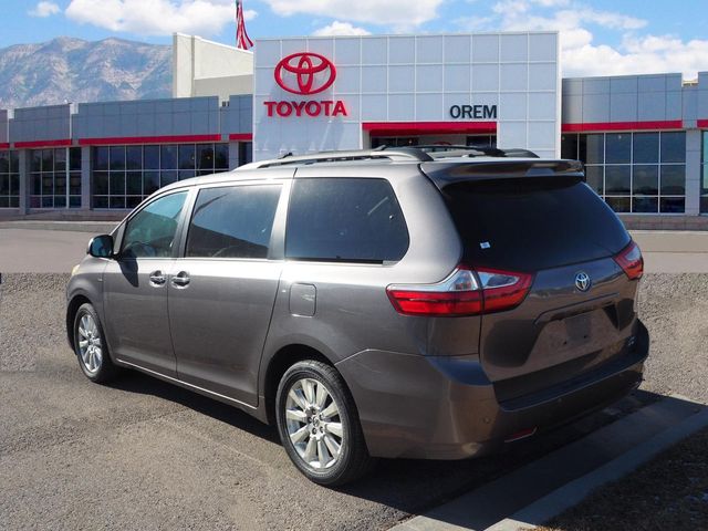 2017 Toyota Sienna XLE