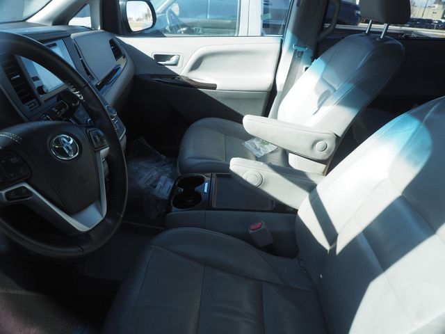 2017 Toyota Sienna XLE