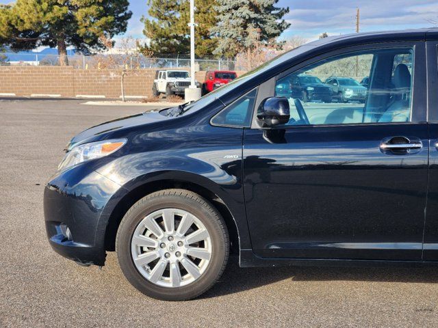 2017 Toyota Sienna XLE Premium