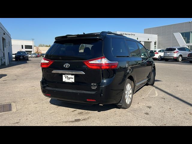 2017 Toyota Sienna 