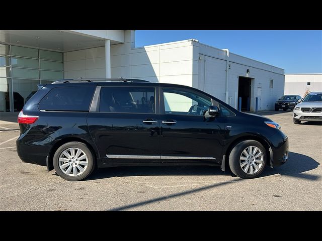 2017 Toyota Sienna 