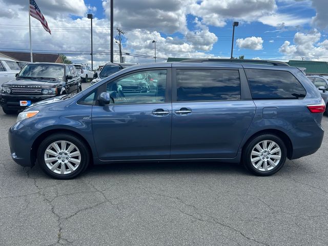 2017 Toyota Sienna 