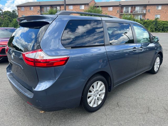 2017 Toyota Sienna 