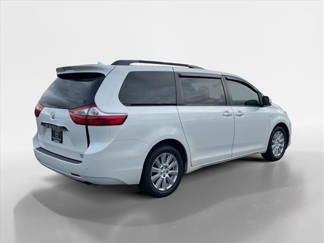 2017 Toyota Sienna 