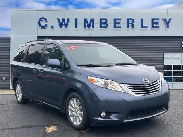 2017 Toyota Sienna 