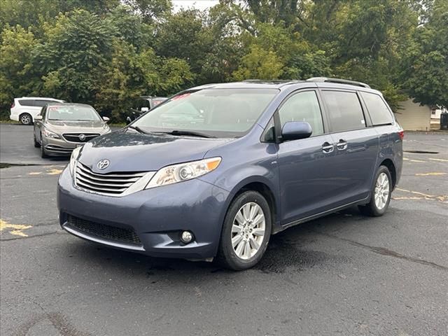 2017 Toyota Sienna 