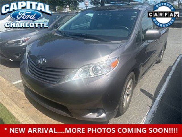 2017 Toyota Sienna LE