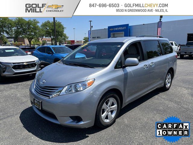 2017 Toyota Sienna LE Auto Access Seat