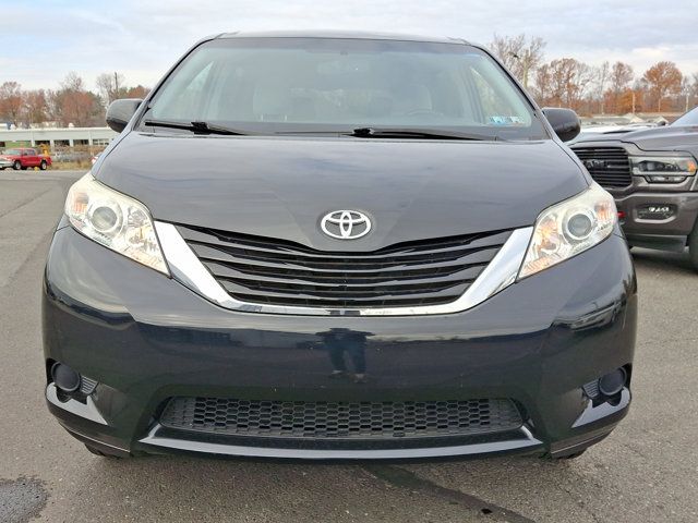 2017 Toyota Sienna LE Mobility