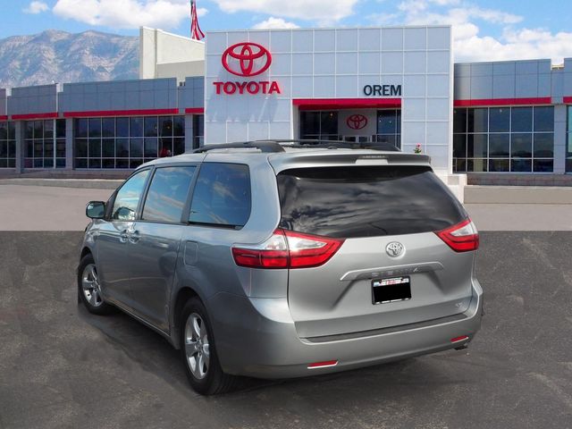 2017 Toyota Sienna 