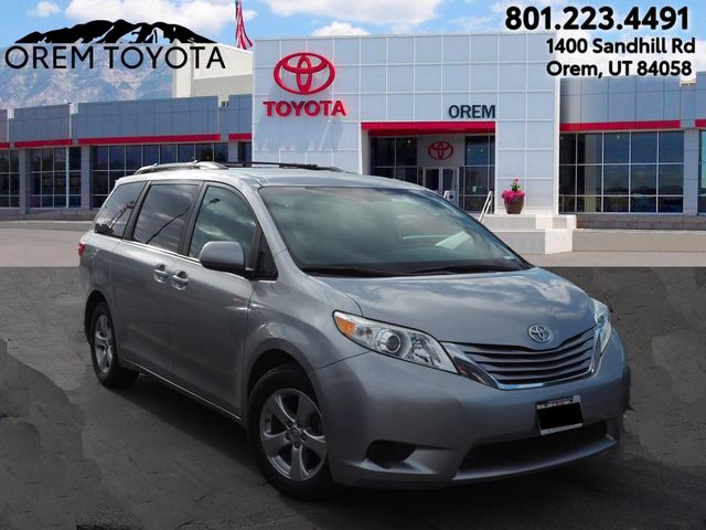 2017 Toyota Sienna 