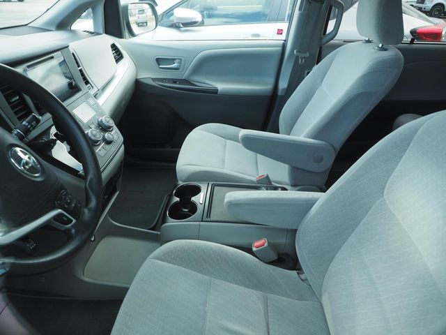 2017 Toyota Sienna 