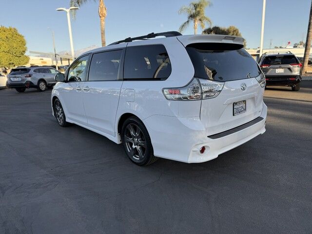 2017 Toyota Sienna SE