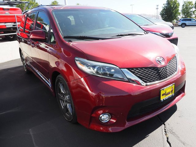 2017 Toyota Sienna 