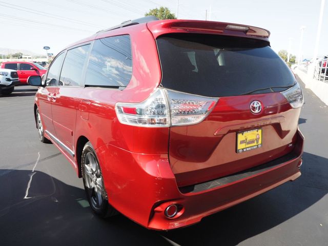 2017 Toyota Sienna 