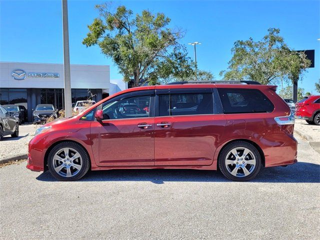 2017 Toyota Sienna SE