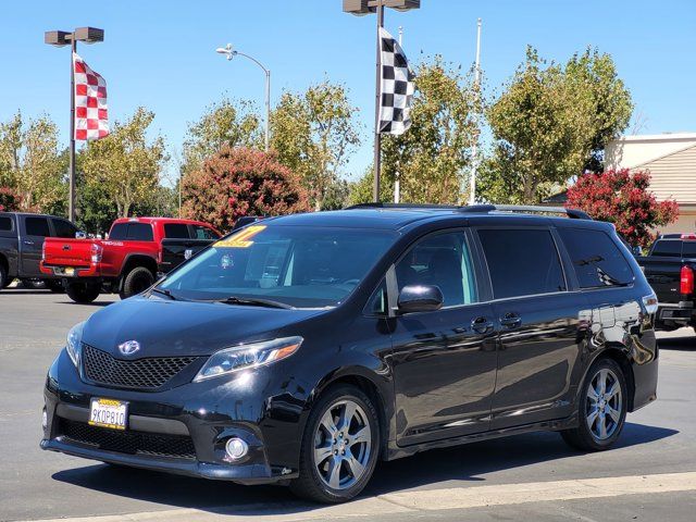 2017 Toyota Sienna 