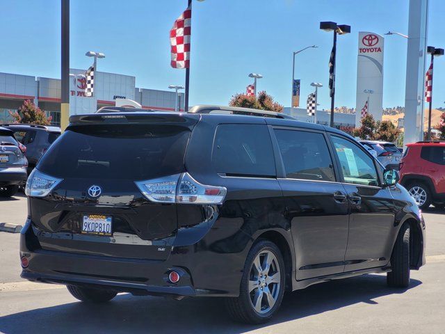 2017 Toyota Sienna 