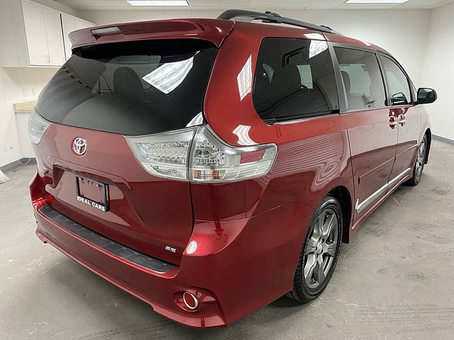 2017 Toyota Sienna 