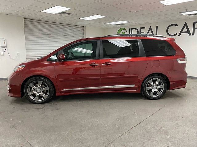 2017 Toyota Sienna 