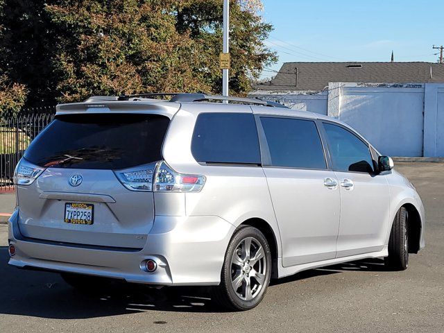 2017 Toyota Sienna 