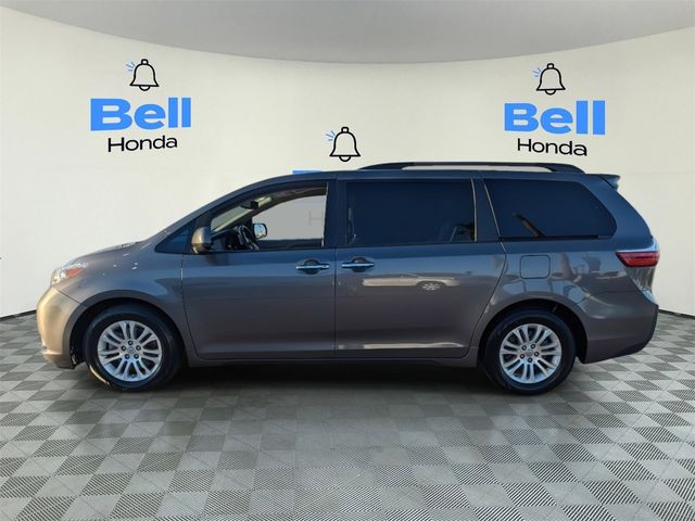 2017 Toyota Sienna 