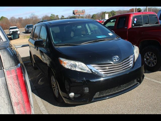 2017 Toyota Sienna XLE Premium