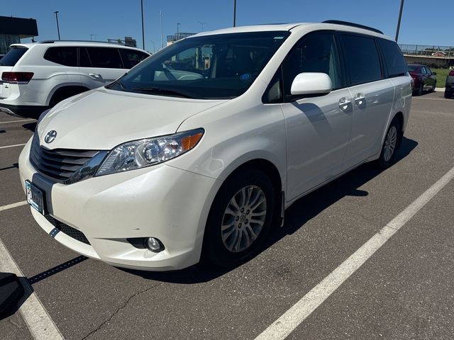 2017 Toyota Sienna XLE Premium