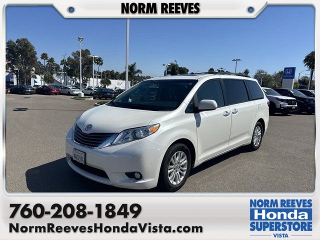 2017 Toyota Sienna XLE