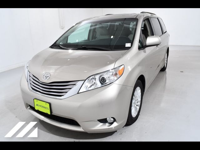 2017 Toyota Sienna XLE