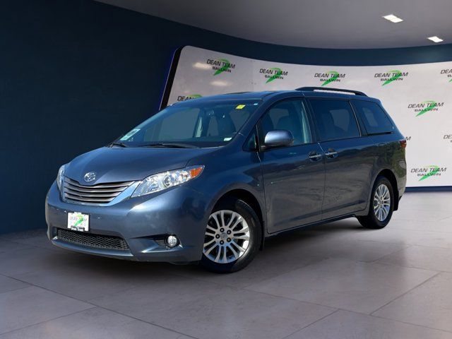 2017 Toyota Sienna 