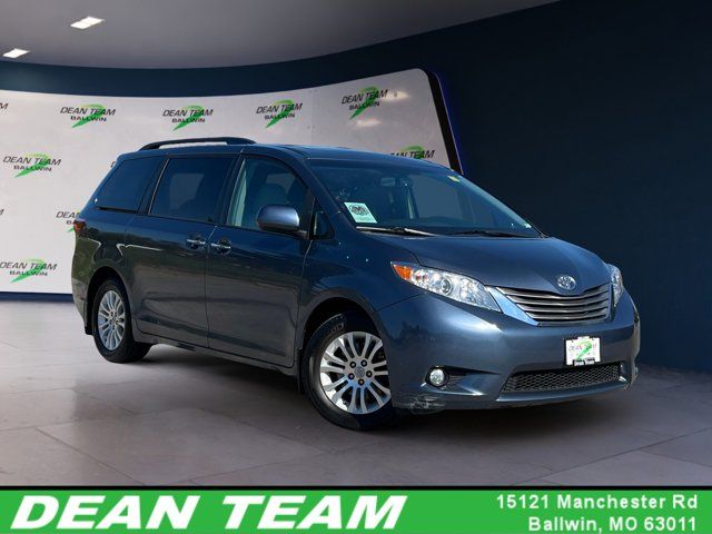 2017 Toyota Sienna 