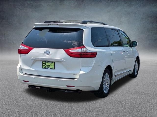 2017 Toyota Sienna XLE Premium