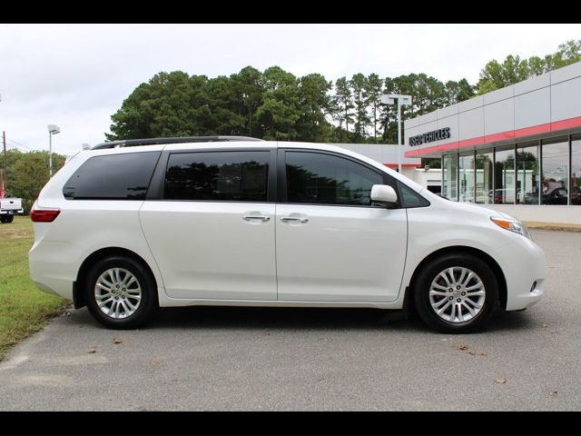 2017 Toyota Sienna XLE Premium