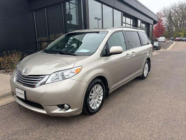 2017 Toyota Sienna XLE