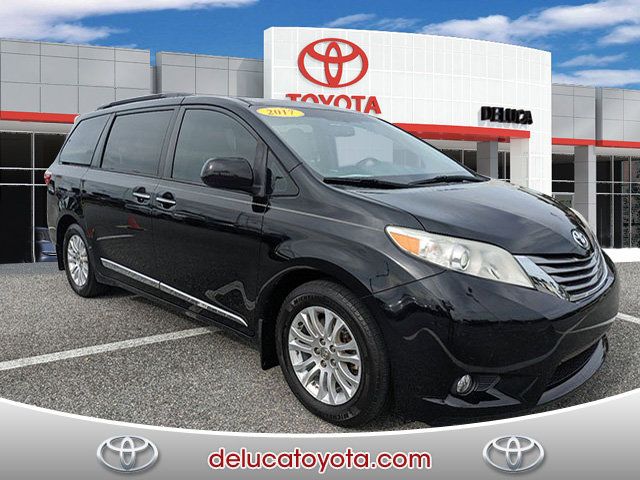 2017 Toyota Sienna XLE Premium