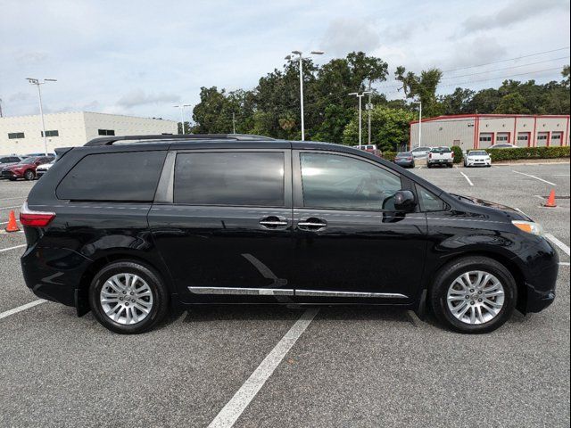 2017 Toyota Sienna XLE Premium