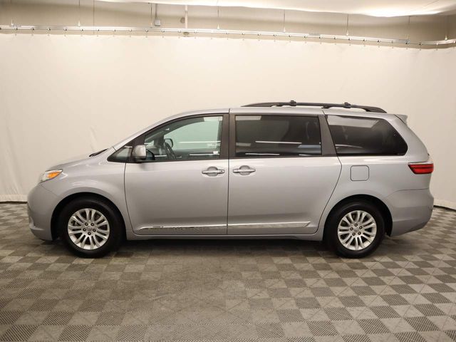 2017 Toyota Sienna 