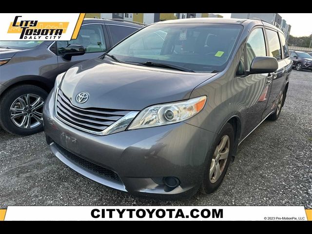 2017 Toyota Sienna 