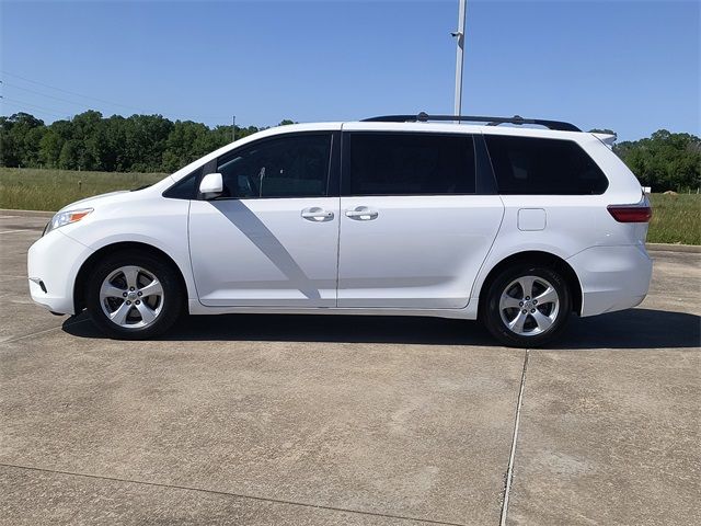 2017 Toyota Sienna 