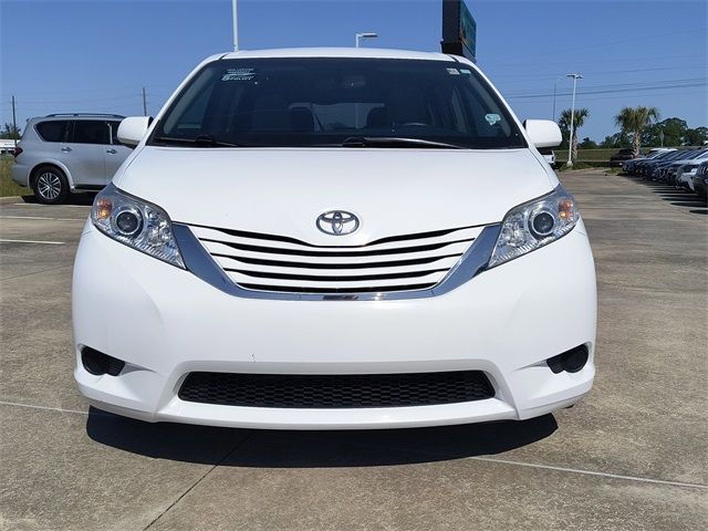 2017 Toyota Sienna 