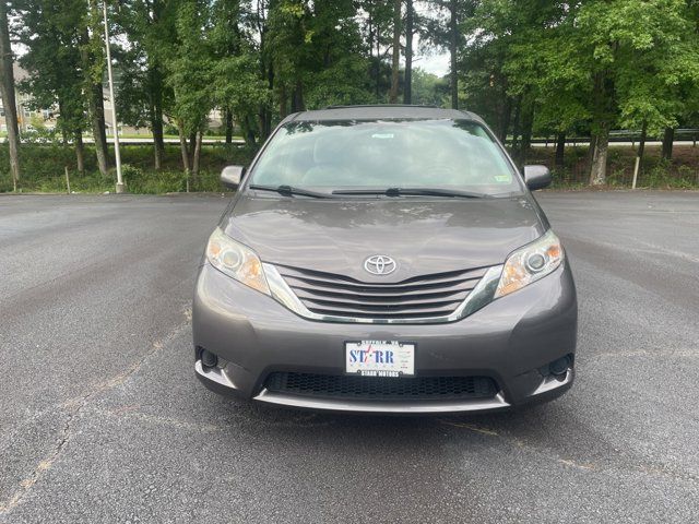 2017 Toyota Sienna 