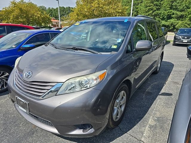 2017 Toyota Sienna LE