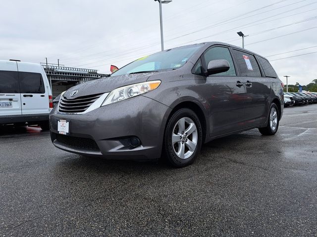 2017 Toyota Sienna LE