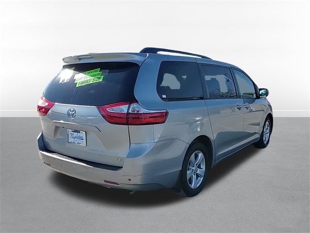 2017 Toyota Sienna 