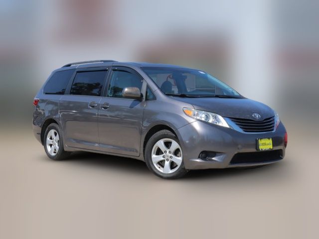 2017 Toyota Sienna LE