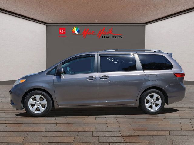 2017 Toyota Sienna LE